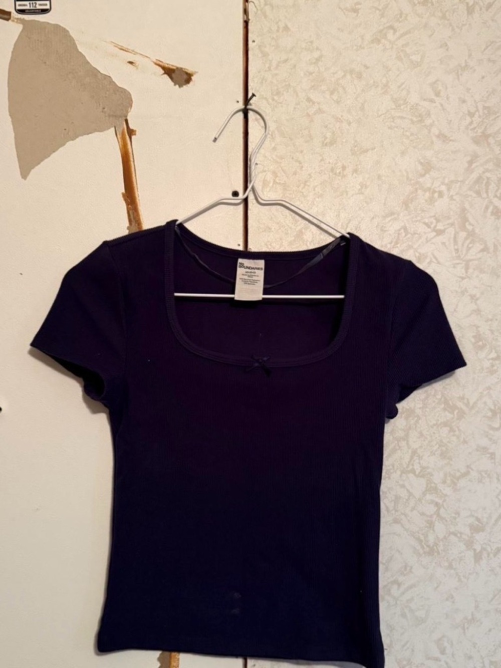 No Boundaries Short Sleeve Ribbed Scoop Tee - Black